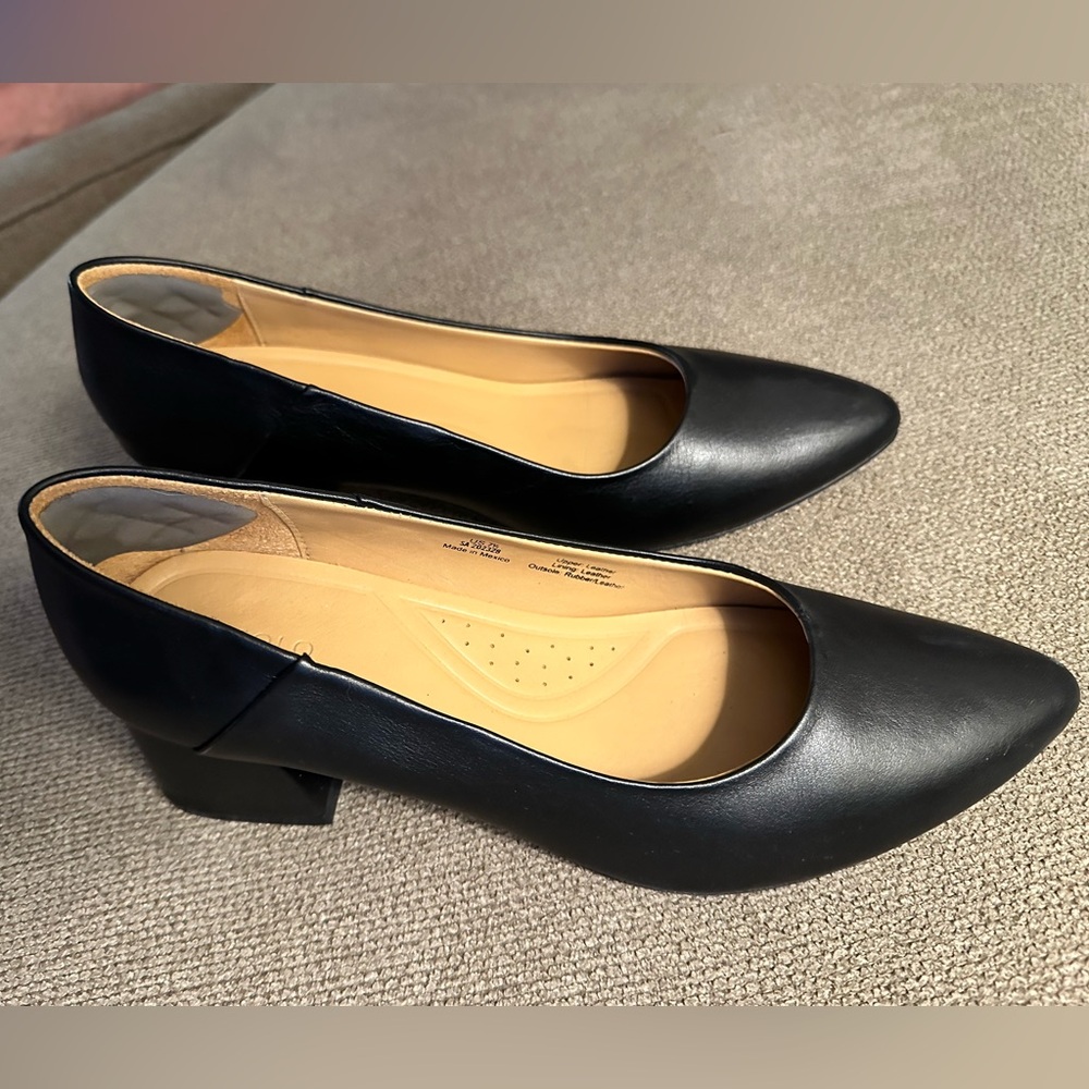 Nisolo black pumps size 7.5